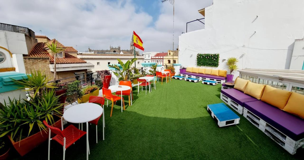 Rio Hostel Seville Exterior photo