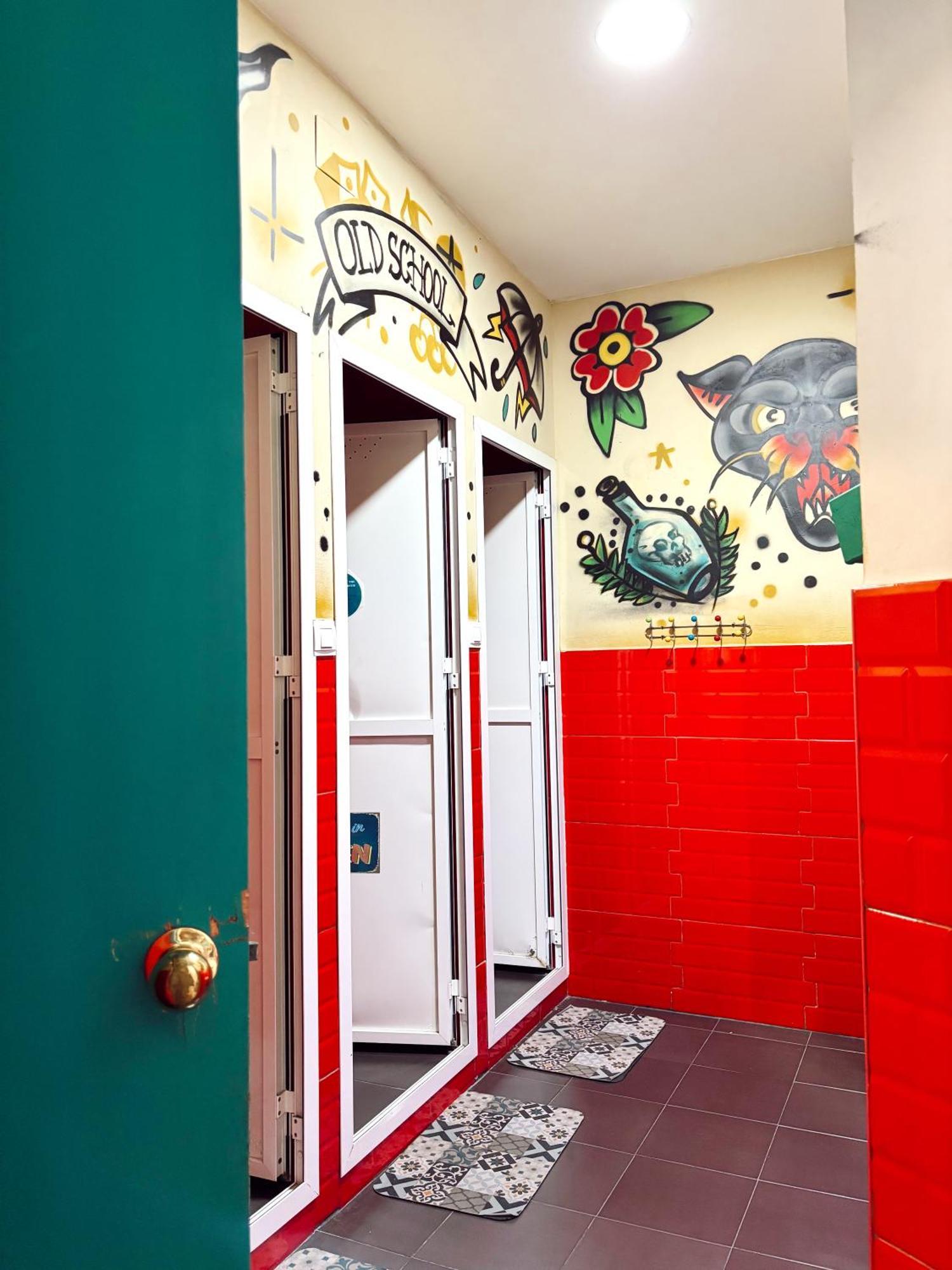 Rio Hostel Seville Exterior photo