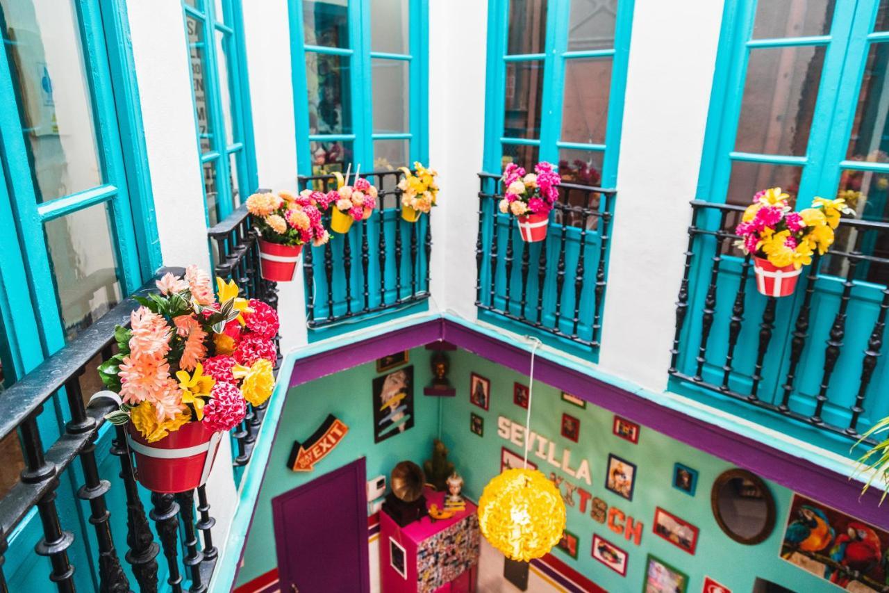 Rio Hostel Seville Exterior photo